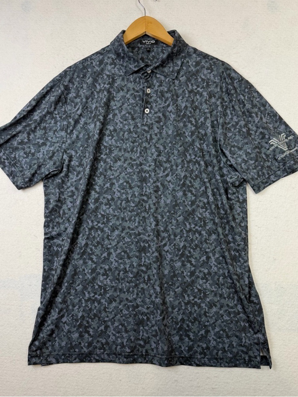 VIVID Golf Polo Shirt Men Large Dark Camo Performance Gray Stretch Company Logo